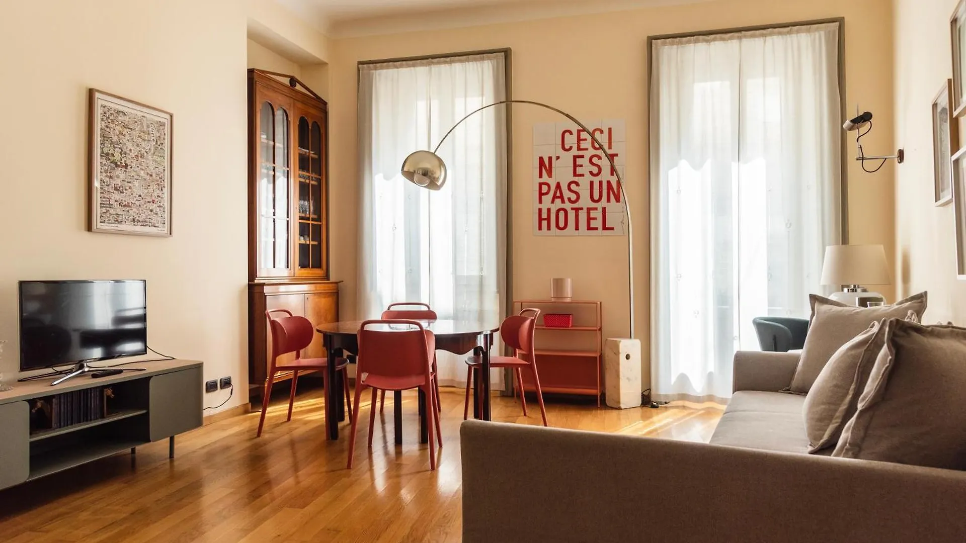Youhosty - Milano Charm Via Torino Italia